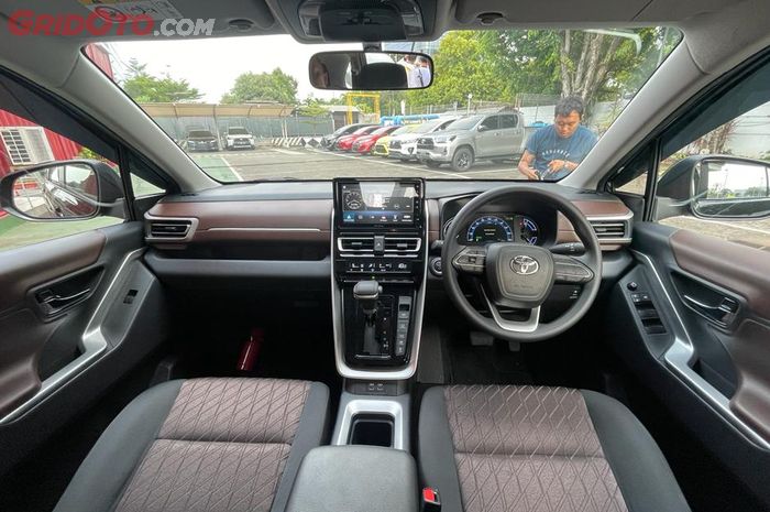 Innova Zenix Punya Interior Nyaman, Kabin Luas Dan Fleksibel