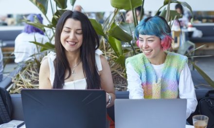 Teknologi Terbaru Yang Sedang Jadi Tren Di Kalangan Milenial